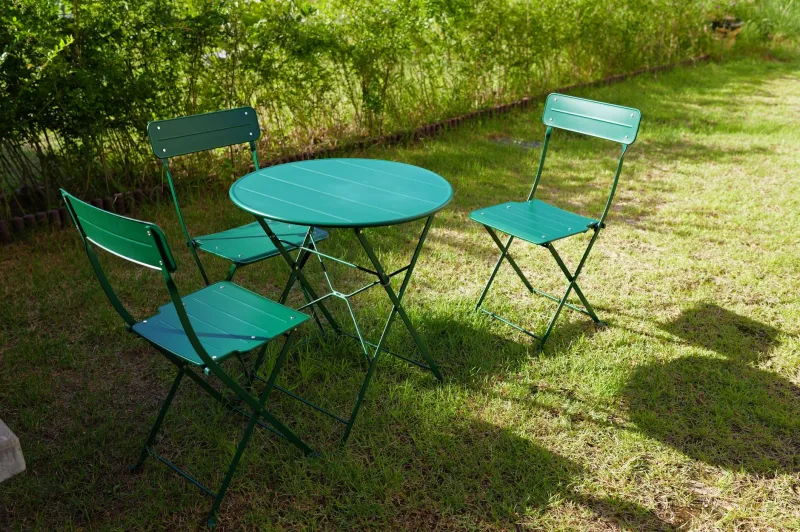 The Surplus Canvas That Taught America How to Sit Outside